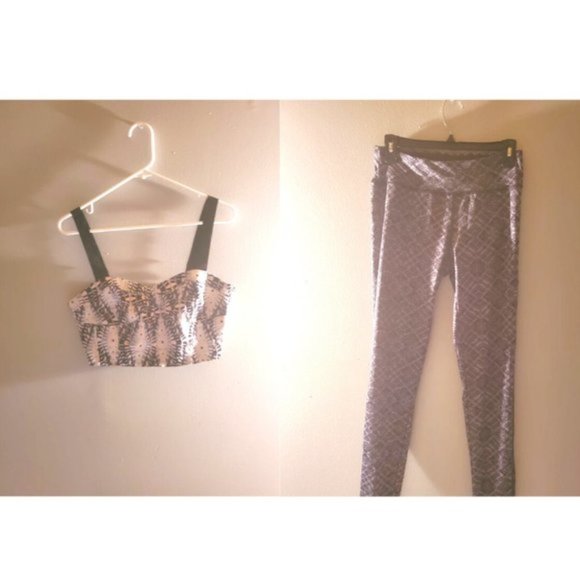 Workout Set Top and Legging - Picture 1 of 7